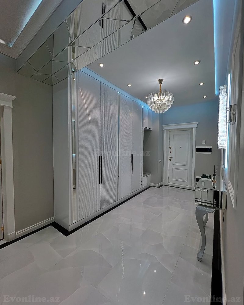 3 otaqlı Mənzil 108 m² 28 May m. Satılır