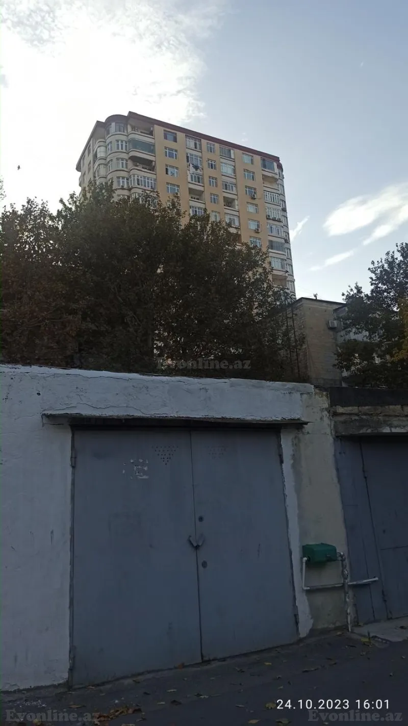 Qaraj 27 m² Montin Satılır