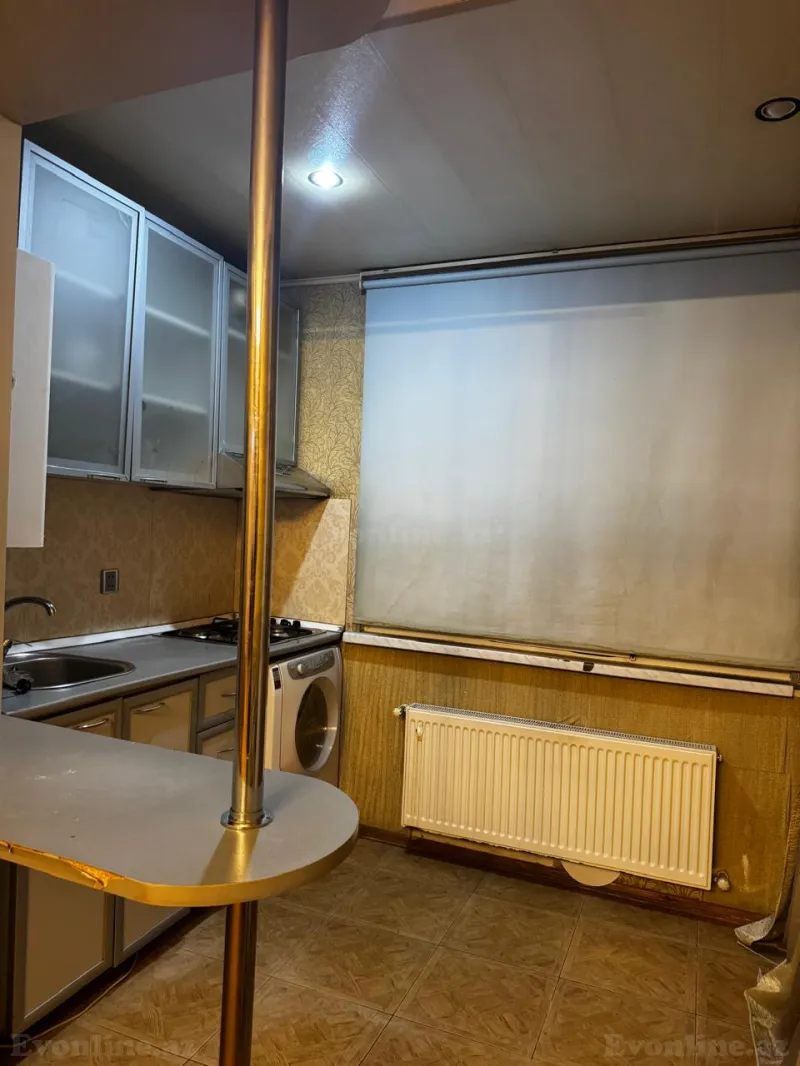 Satılır 3 otaqlı Mənzil Köhnə tikili 47 m² Bakıxanov