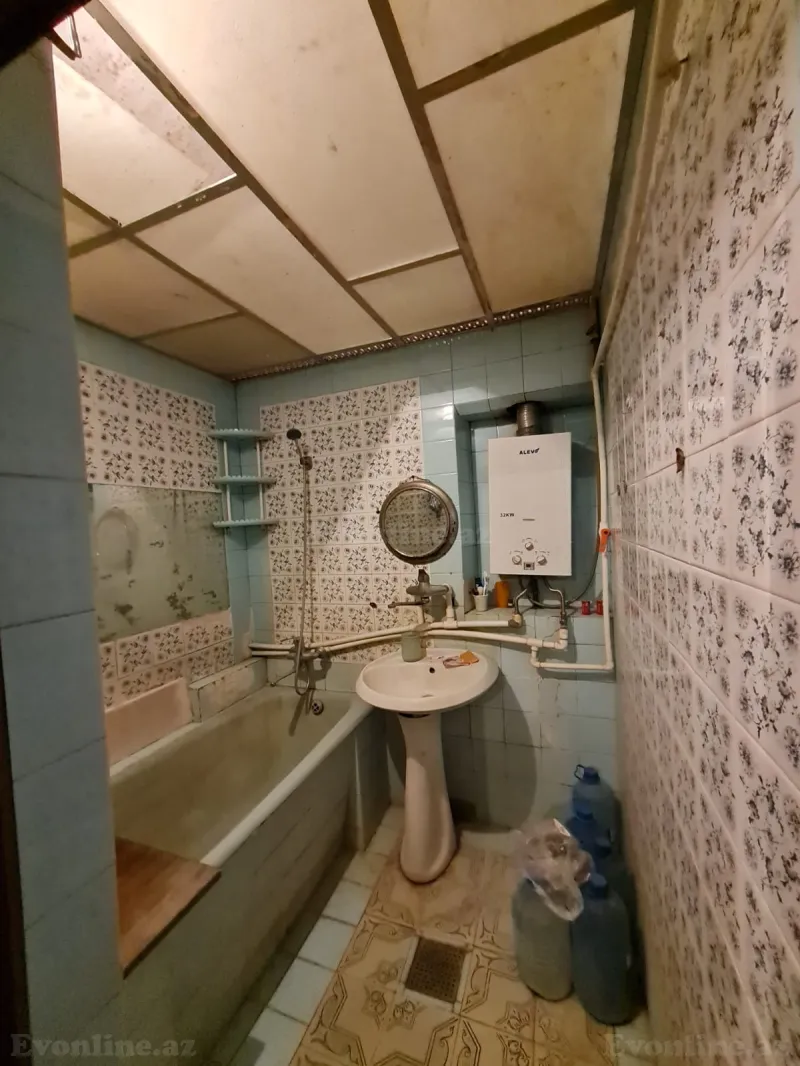 Satılır 2 otaqlı Mənzil Köhnə tikili 60 m² Bakıxanov - şəkil 10