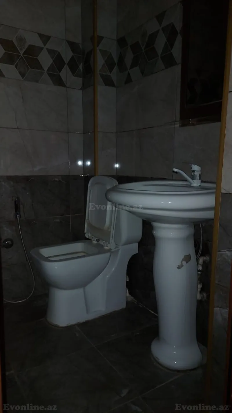 Kirayə verilir 3 otaqlı Mənzil Köhnə tikili 80 m² Bakıxanov - şəkil 18