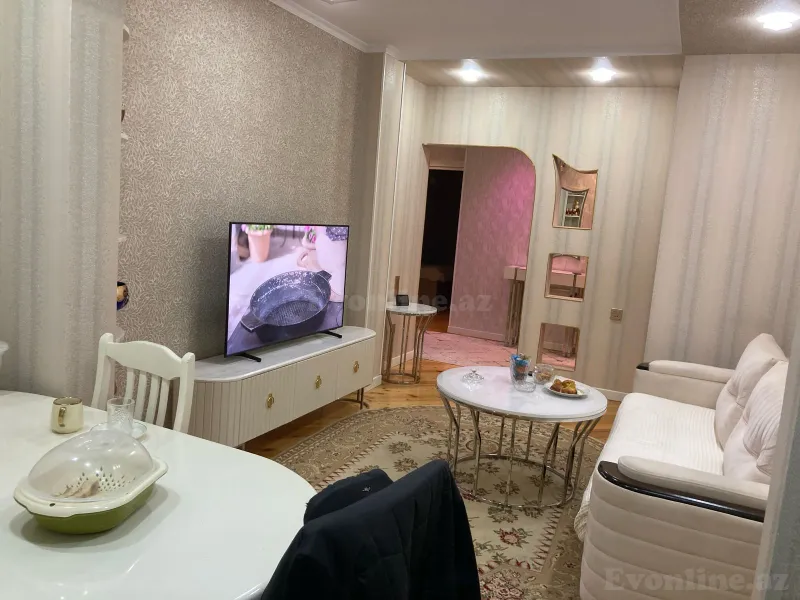 Bakı, Suraxanı r., Qaraçuxurda 5 otaqlı mənzil satılır