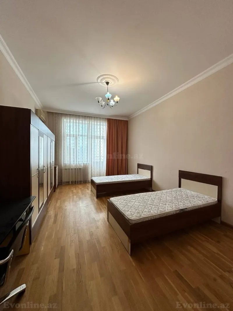 Satılır 4 otaqlı Mənzil Yeni tikili 186 m² Elmlər Akademiyası m. - şəkil 5