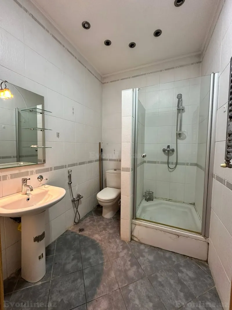 Satılır 4 otaqlı Mənzil Yeni tikili 186 m² Elmlər Akademiyası m. - şəkil 9