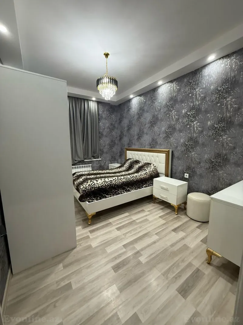Satılır 2 otaqlı Mənzil Köhnə tikili 75 m² Bakıxanov - şəkil 4