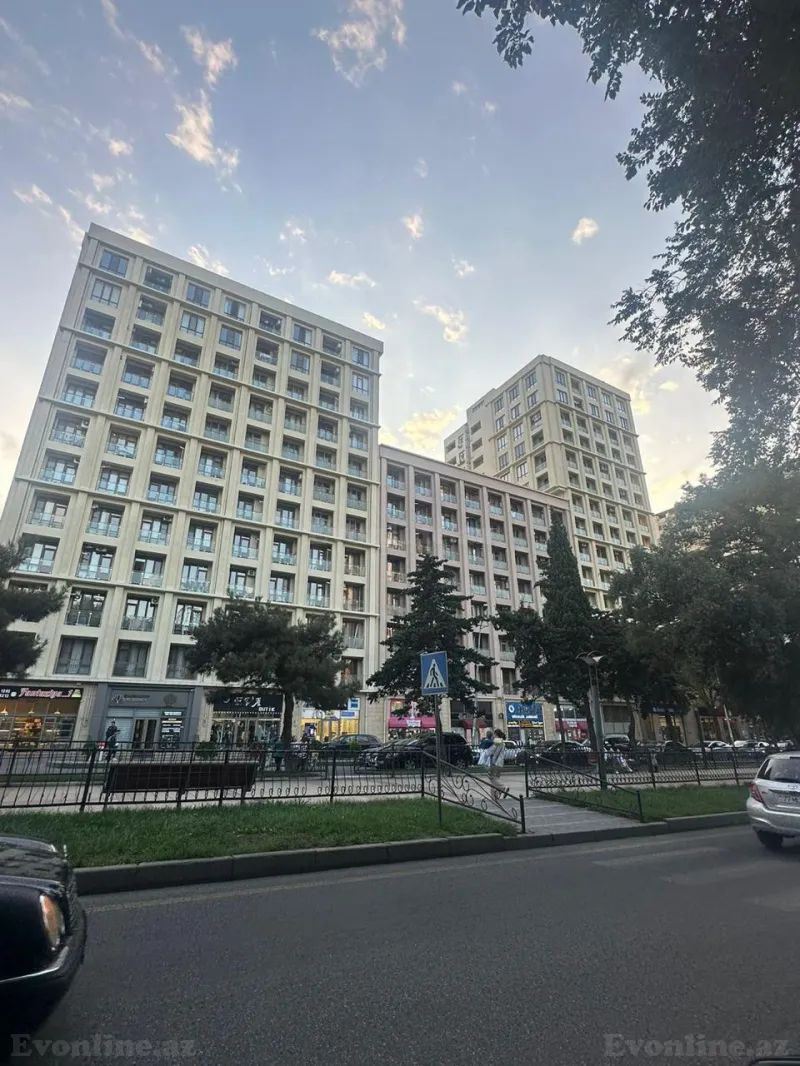 Satılır 3 otaqlı Mənzil Yeni tikili 102 m² Bakıxanov - şəkil 2