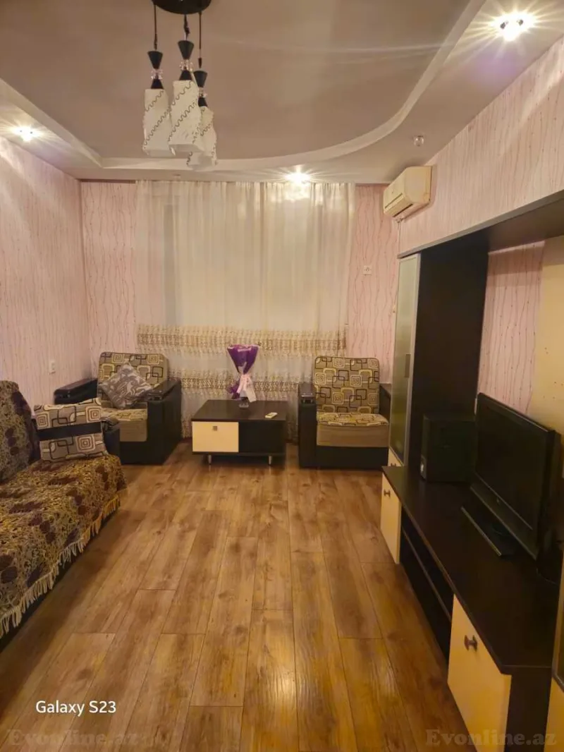 Kirayə verilir 3 otaqlı Mənzil Köhnə tikili 80 m² Xalqlar Dostluğu m.