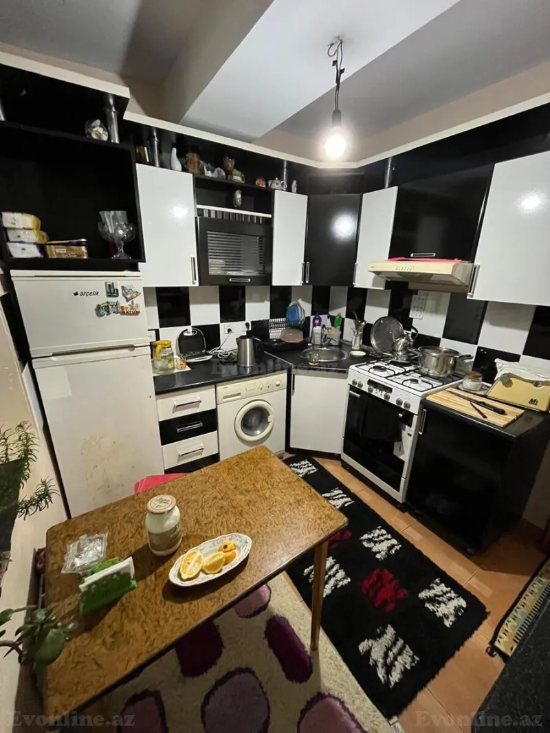 Satılır 2 otaqlı Mənzil Köhnə tikili 40 m² Bakmil m. - şəkil 6