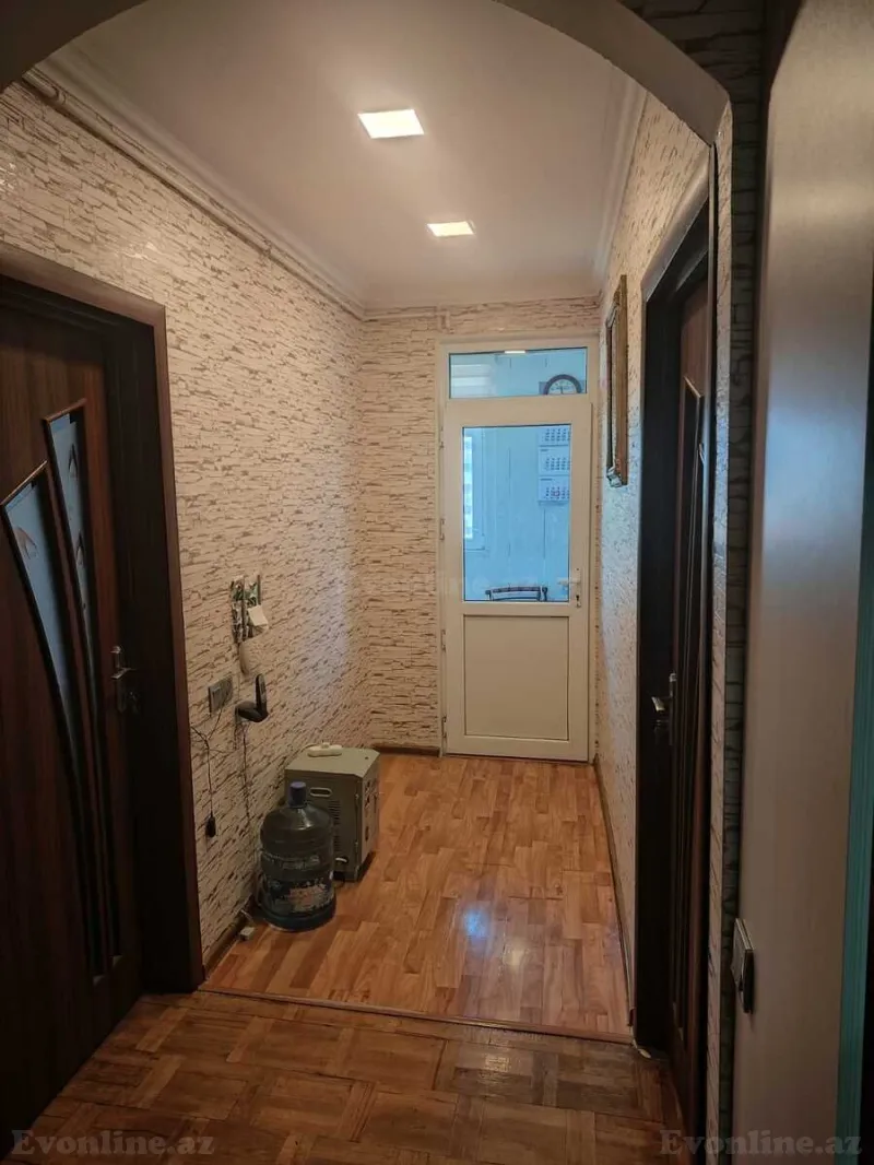 Satılır 3 otaqlı Mənzil Köhnə tikili 60 m² Həzi Aslanov m. - şəkil 4