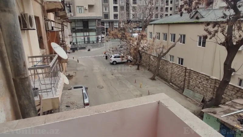 Satılır 3 otaqlı Mənzil Köhnə tikili 91 m² Nərimanov r. - şəkil 4