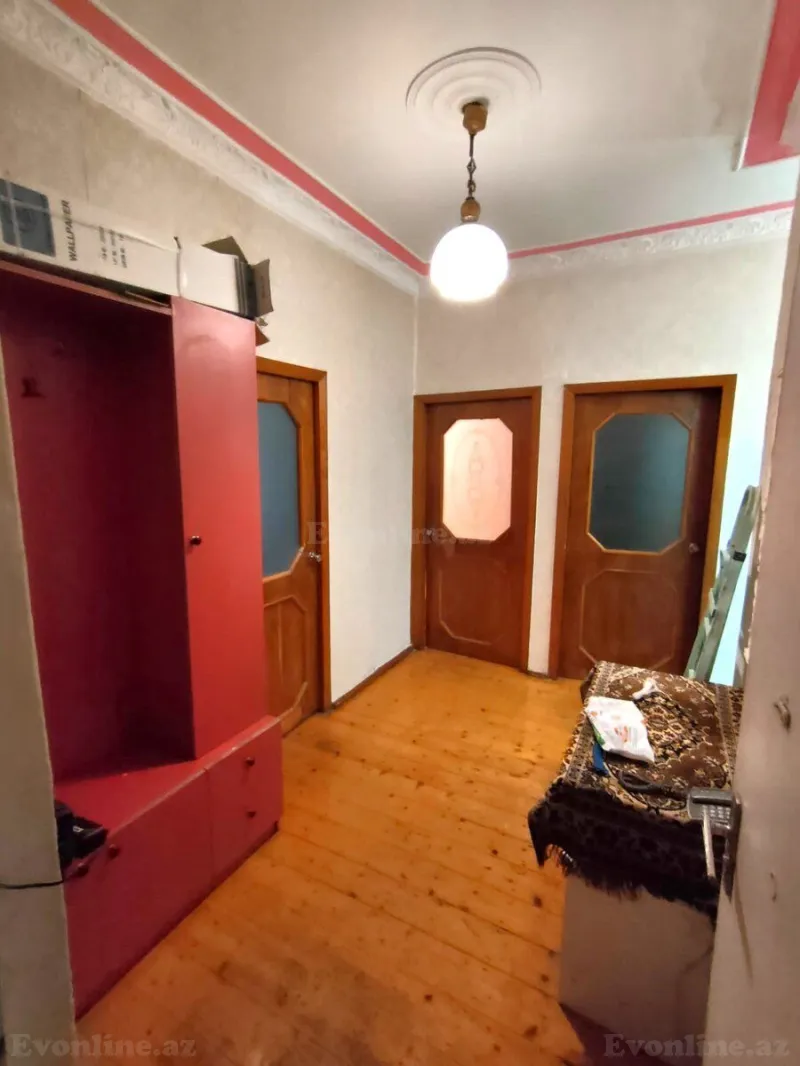 Satılır 3 otaqlı Mənzil Köhnə tikili 70 m² Yasamal r.