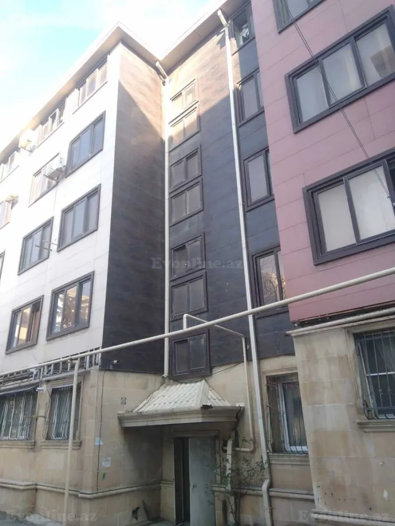 Satılır 2 otaqlı Mənzil Köhnə tikili 55 m² Elmlər Akademiyası m.