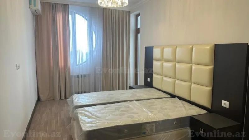 8 otaqlı Mənzil 460 m² Xalqlar Dostluğu m. Satılır