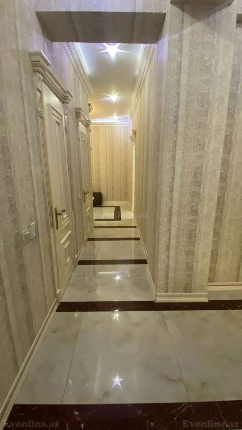 Satılır 3 otaqlı Mənzil Yeni tikili 137 m² 9-cu mikrorayon