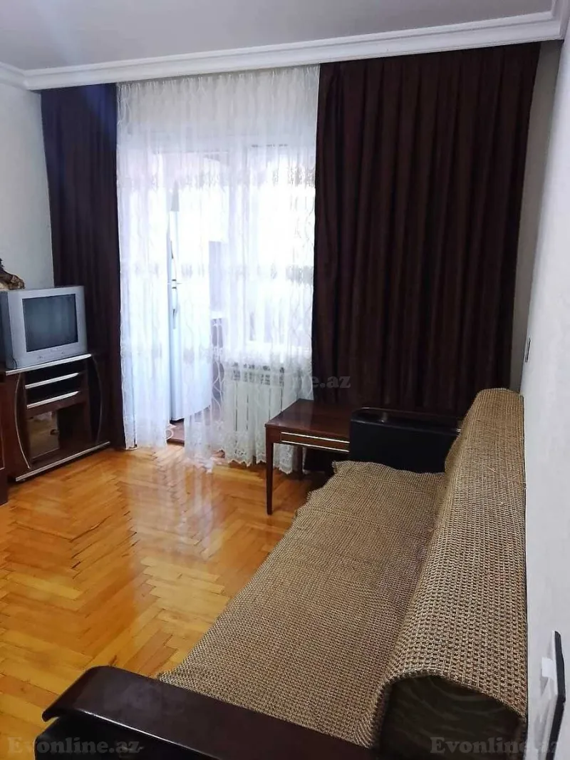 Satılır 3 otaqlı Mənzil Köhnə tikili 62 m² Neftçilər m.