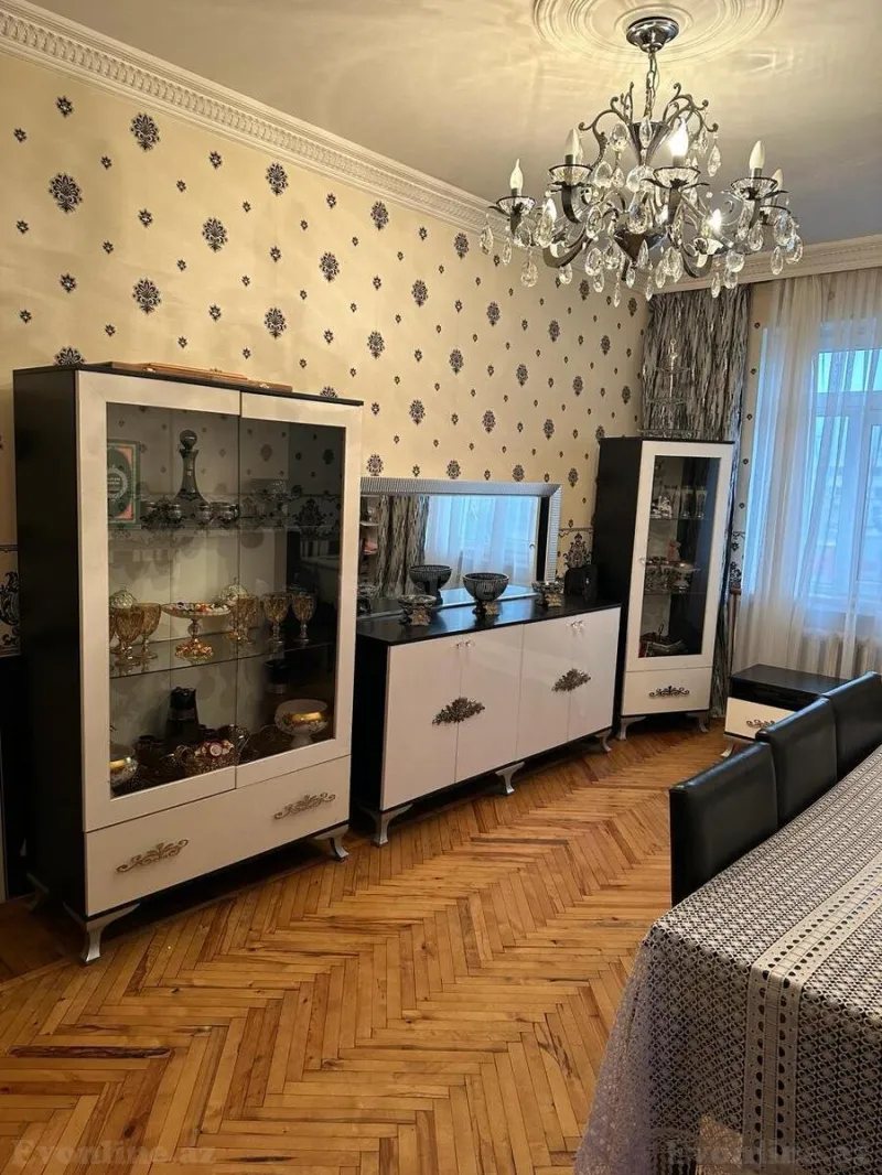 Satılır 4 otaqlı Mənzil Köhnə tikili 115 m² 8-ci kilometr