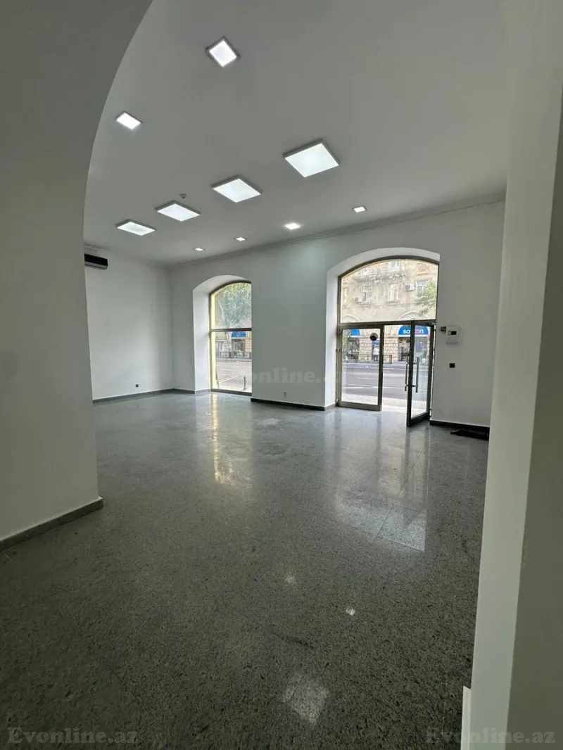 Kirayə verilir Obyekt 175 m² 28 May m.