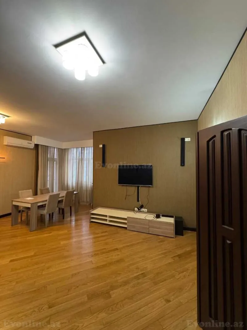 Satılır 4 otaqlı Mənzil Yeni tikili 190 m² 28 May m. - şəkil 3