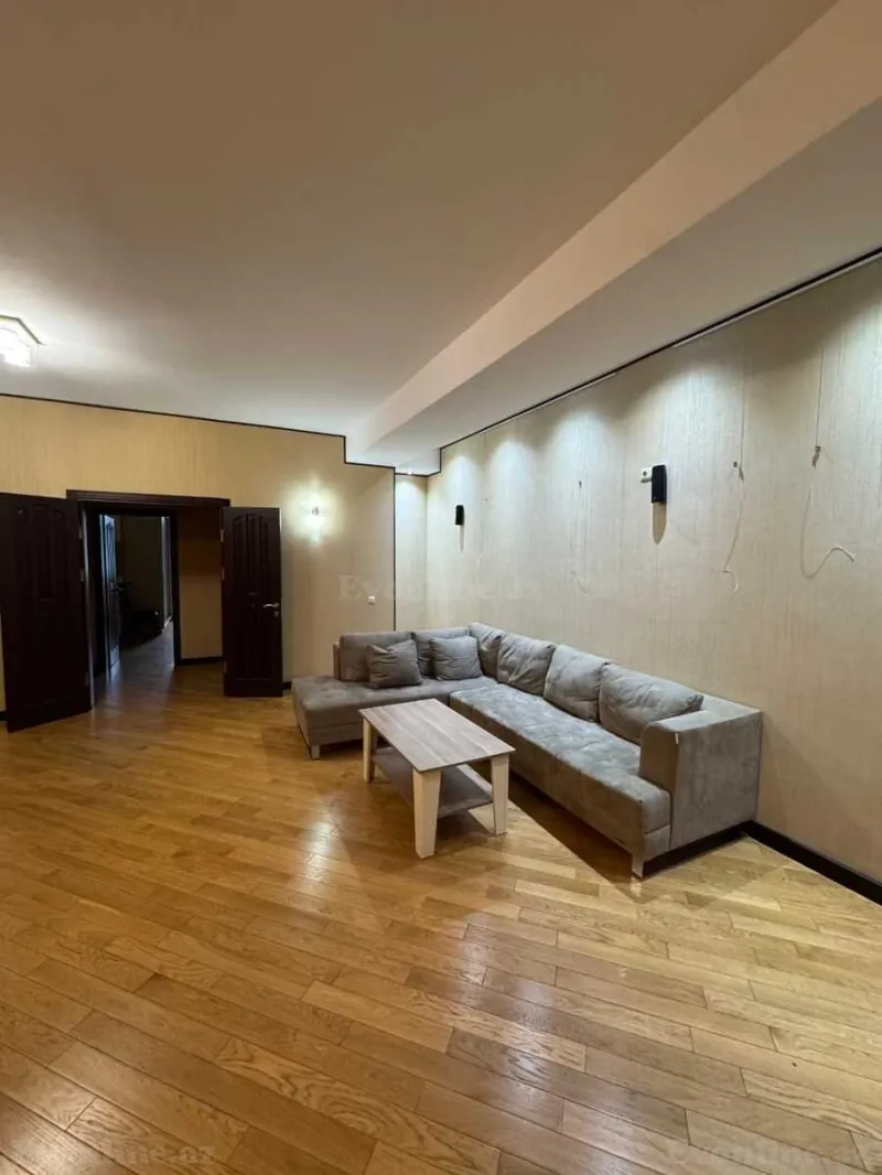 Satılır 4 otaqlı Mənzil Yeni tikili 190 m² 28 May m. - şəkil 4