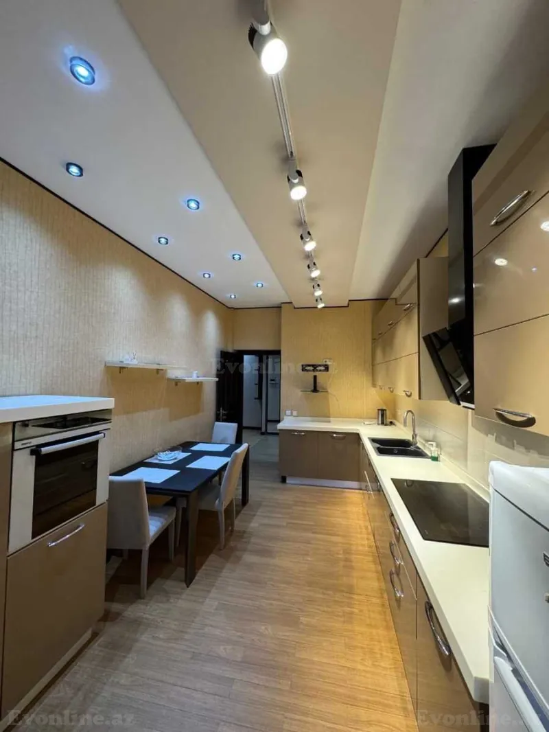 Satılır 4 otaqlı Mənzil Yeni tikili 190 m² 28 May m. - şəkil 6