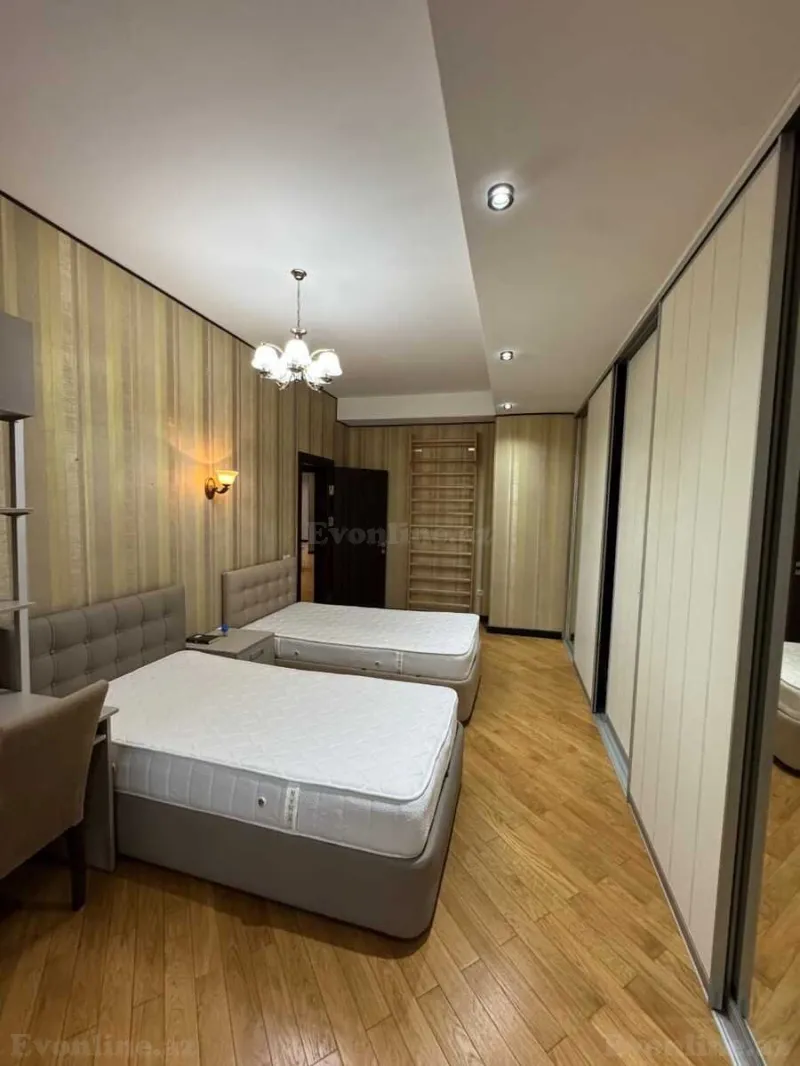 Satılır 4 otaqlı Mənzil Yeni tikili 190 m² 28 May m. - şəkil 8