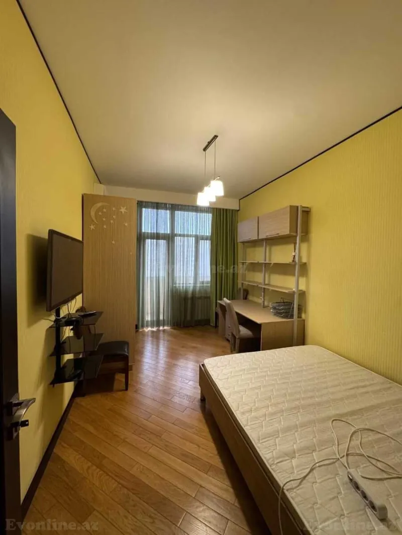 Satılır 4 otaqlı Mənzil Yeni tikili 190 m² 28 May m. - şəkil 9