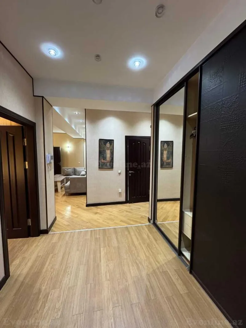 Satılır 4 otaqlı Mənzil Yeni tikili 190 m² 28 May m. - şəkil 13