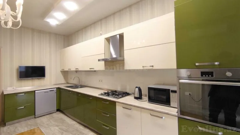 Kirayə verilir 4 otaqlı Mənzil Yeni tikili 200 m² 28 May m. - şəkil 5