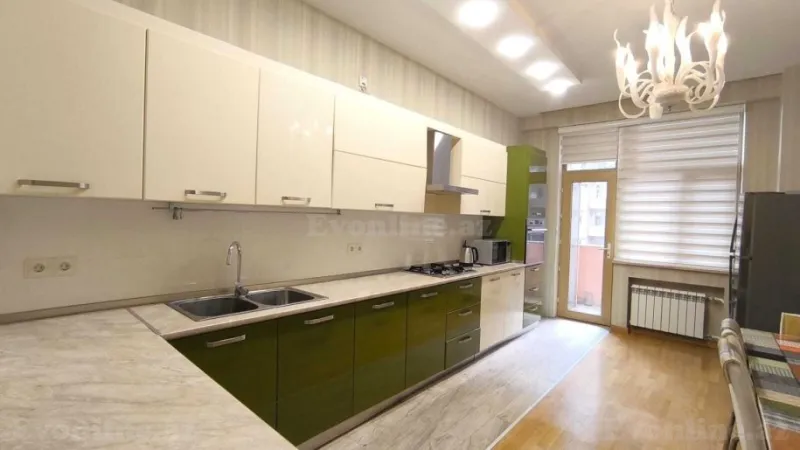 Kirayə verilir 4 otaqlı Mənzil Yeni tikili 200 m² 28 May m. - şəkil 6