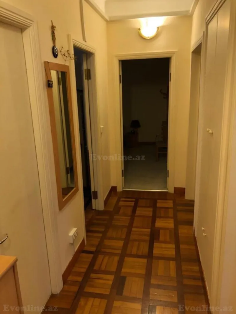 Satılır 4 otaqlı Mənzil Köhnə tikili 110 m² İçərişəhər m. - şəkil 8