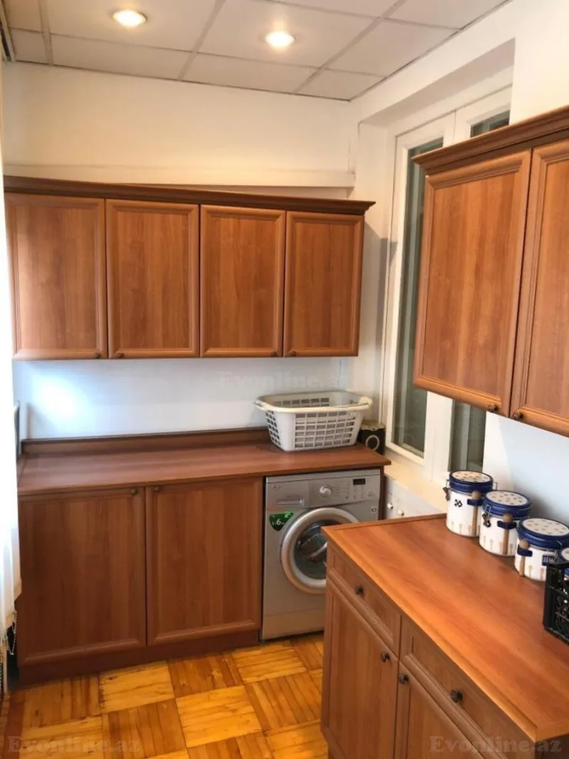 Satılır 4 otaqlı Mənzil Köhnə tikili 110 m² İçərişəhər m. - şəkil 14