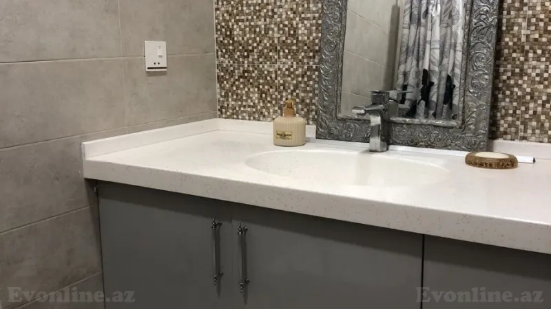 Satılır 2 otaqlı Mənzil Yeni tikili 64 m² 8 Noyabr m. - şəkil 2