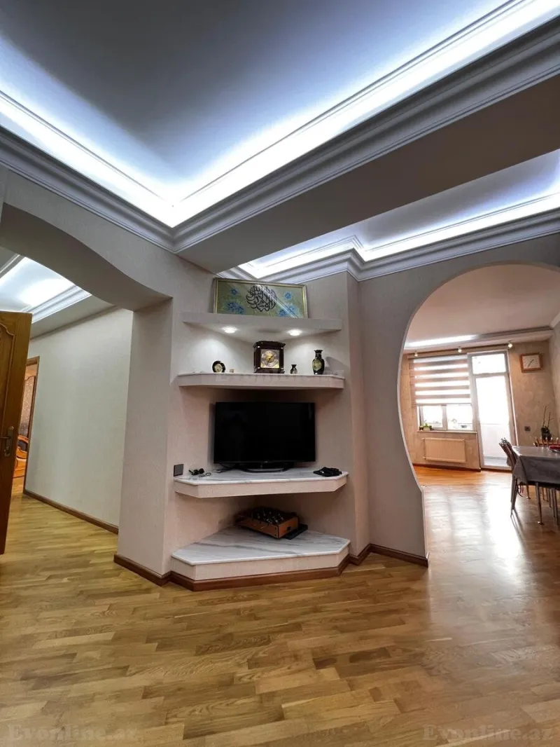 Satılır 3 otaqlı Mənzil Yeni tikili 154 m² 28 May m. - şəkil 12