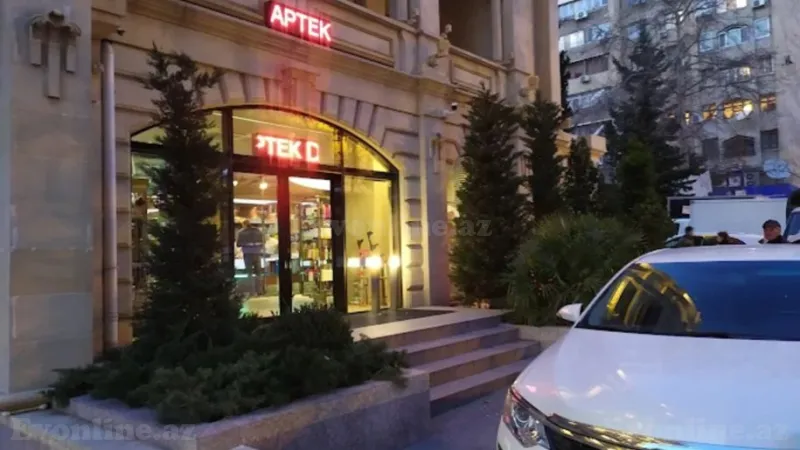 Satılır 4 otaqlı Mənzil Köhnə tikili 120 m² Nizami m. - şəkil 2