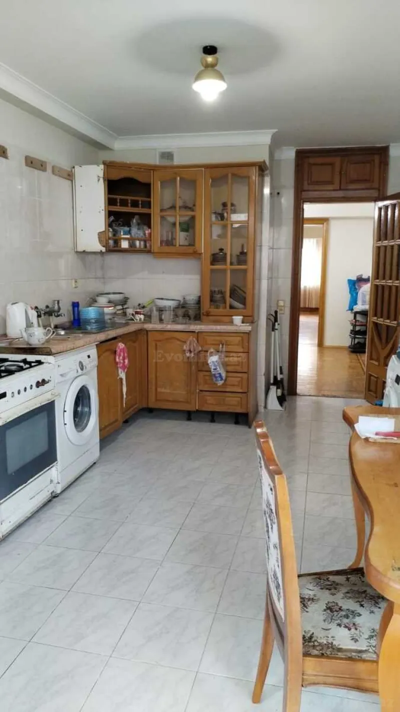 Satılır 4 otaqlı Mənzil Köhnə tikili 120 m² Nizami m. - şəkil 9