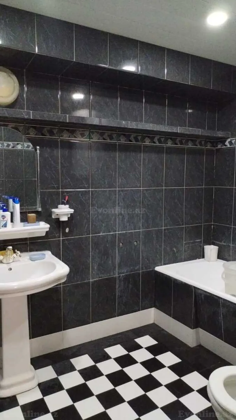 Satılır 4 otaqlı Mənzil Köhnə tikili 120 m² Nizami m. - şəkil 16