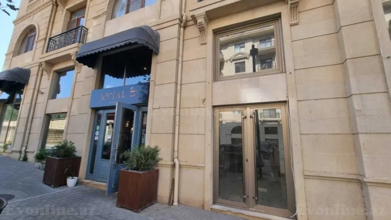 Kirayə verilir Obyekt 260 m² Xətai r.