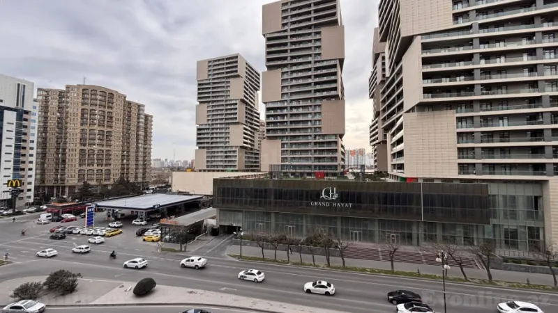 Satılır 4 otaqlı Mənzil Yeni tikili 211 m² 8 Noyabr m.