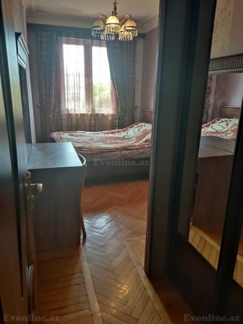 Satılır 2 otaqlı Mənzil Köhnə tikili 55 m² Gənclik m. - şəkil 4