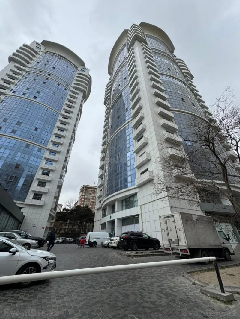 Satılır 4 otaqlı Mənzil Yeni tikili 224 m² Nizami m.