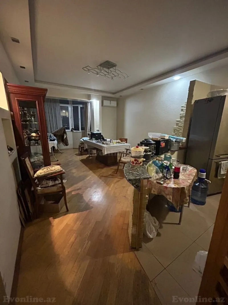 Kirayə verilir 3 otaqlı Mənzil Yeni tikili 100 m² 8 Noyabr m. - şəkil 3