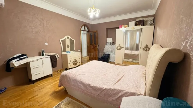 Satılır 3 otaqlı Mənzil Köhnə tikili 91 m² Nərimanov r. - şəkil 9