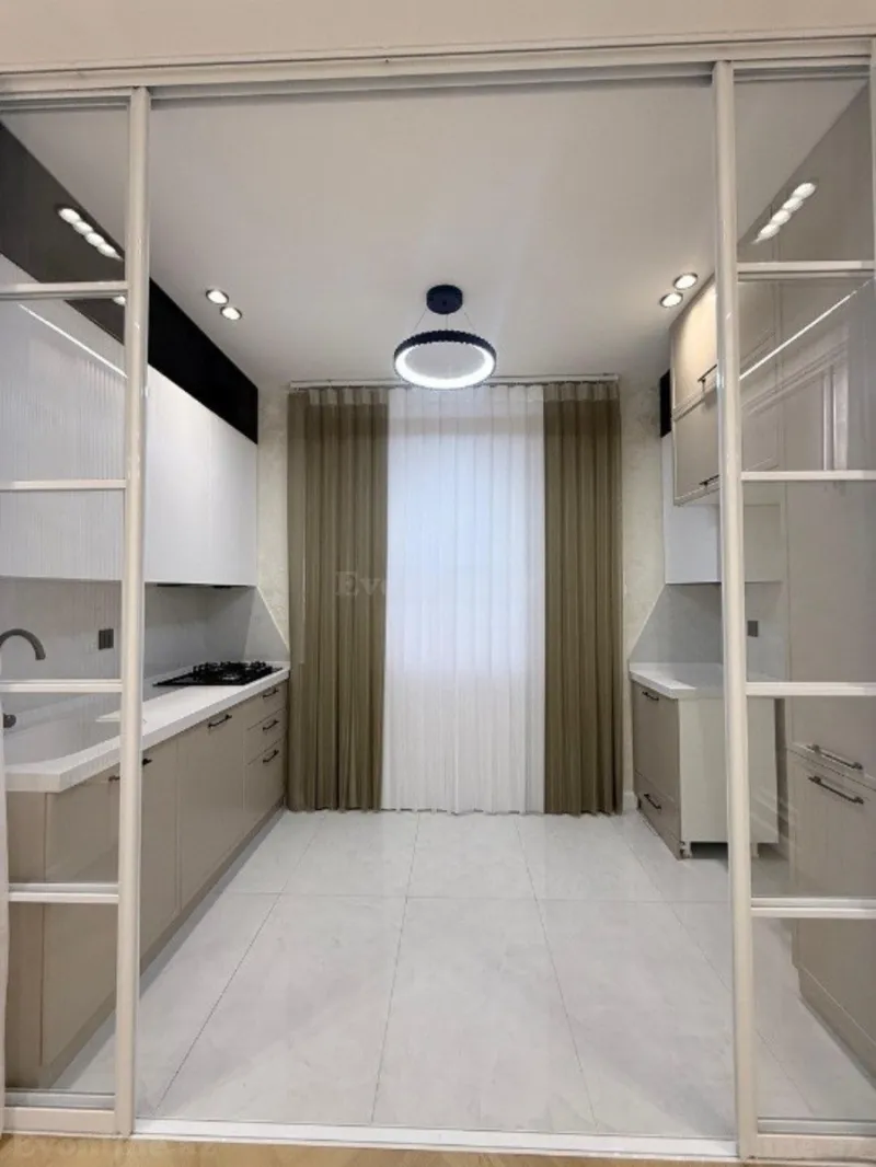 Satılır 3 otaqlı Mənzil Yeni tikili 82 m² 8 Noyabr m. - şəkil 4