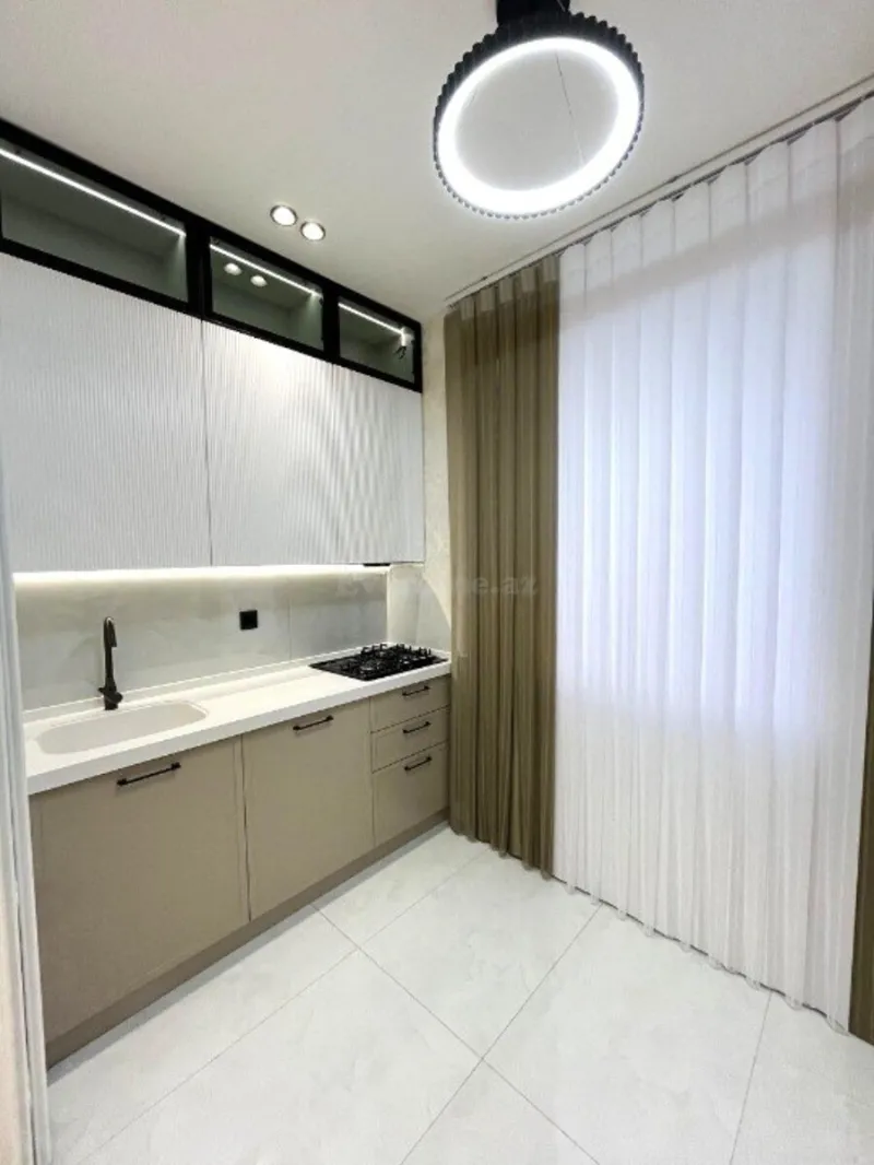 Satılır 3 otaqlı Mənzil Yeni tikili 82 m² 8 Noyabr m. - şəkil 5