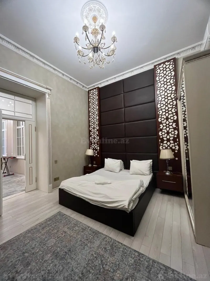 Satılır 5 otaqlı Mənzil Köhnə tikili 130 m² İçərişəhər m. - şəkil 4