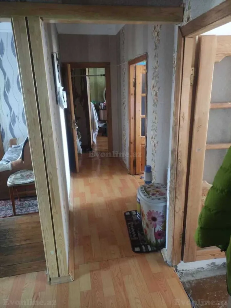 Satılır 5 otaqlı Mənzil Köhnə tikili 100 m² Qara Qarayev m. - şəkil 2