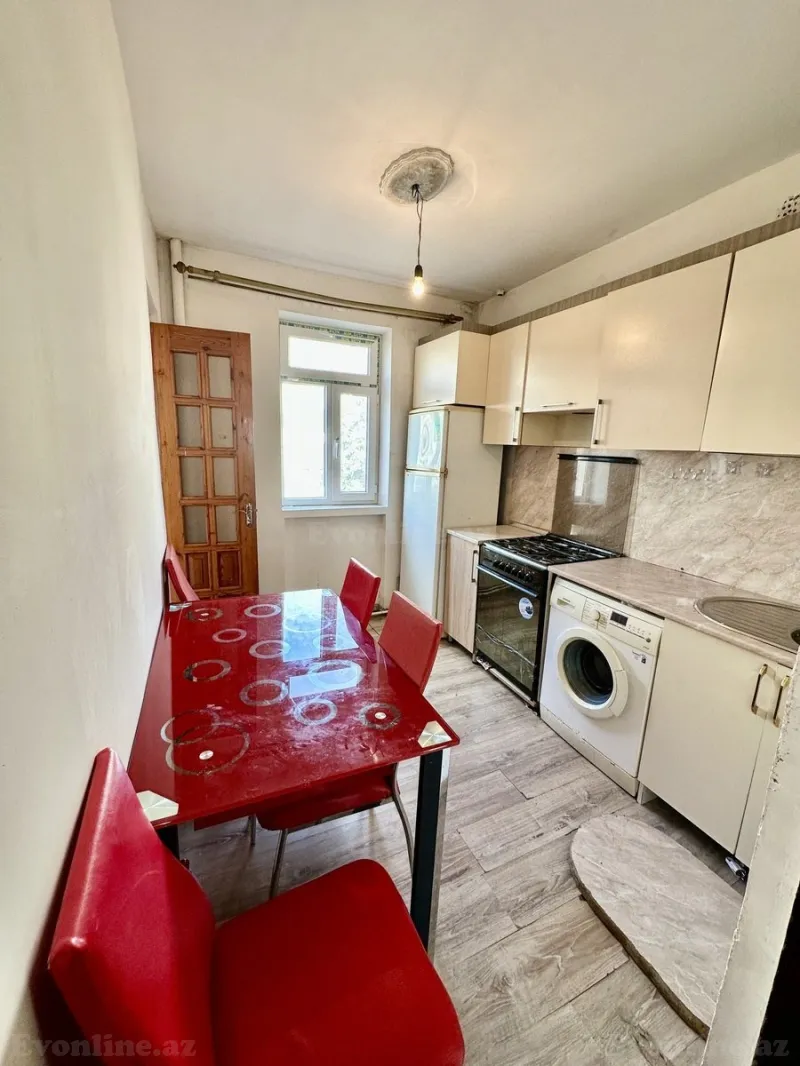 Kirayə verilir 2 otaqlı Mənzil Köhnə tikili 60 m² 8-ci kilometr