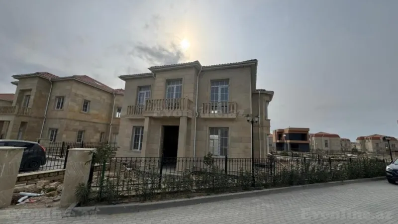 6 otaqlı Mənzil 300 m² Sabunçu r. Satılır