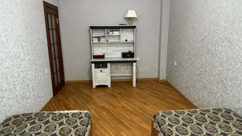 Kirayə verilir 3 otaqlı Mənzil Yeni tikili 170 m² İnşaatçılar m. - şəkil 9