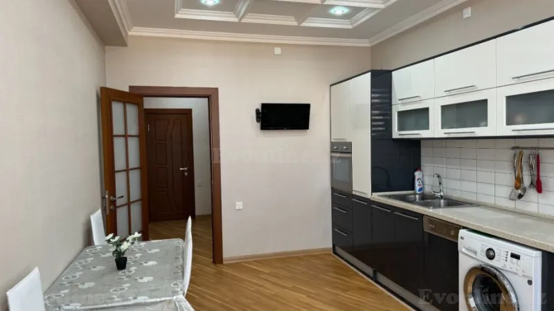 Kirayə verilir 3 otaqlı Mənzil Yeni tikili 170 m² İnşaatçılar m. - şəkil 11